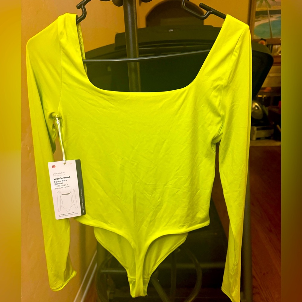 New Lululemon Wunder Most square neck Nulu bodysuit Medium, Lichen lime